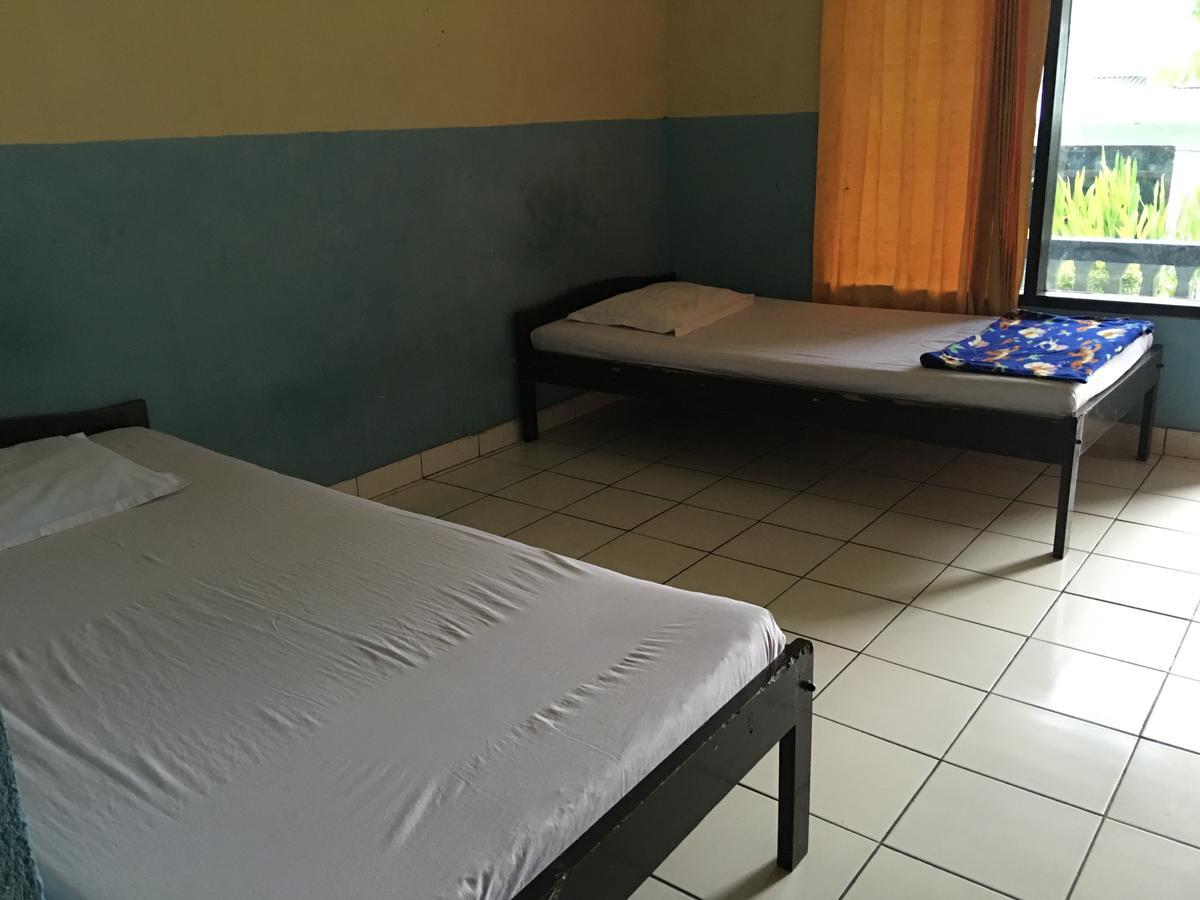 Tamasya Garden Hotel Kotamobagu Szoba fotó